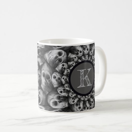 Monogram Spooky Skulls Abstract zwart-wit Koffiemok (Voorkant rechts)