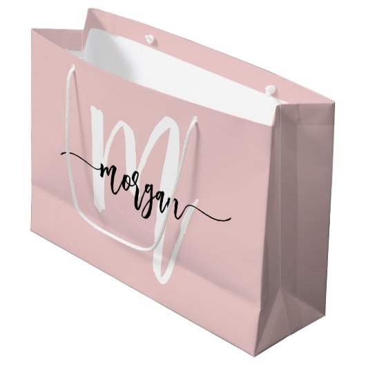 Monogram Stijlvol Modern Blush Pink Script Groot Cadeauzakje (Voorkant Gekanteld)