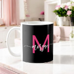 Monogram Stijlvol Modern Hot Pink Black Koffiemok<br><div class="desc">Geniet van stijl met onze Monogram Stijlvolle Modern Hot Pink Coffee Mok! Deze mok is voorzien van een levendig roze ontwerp en is gepersonaliseerd met uw monogram in een strak, modern lettertype voor een chique en aangepaste touch. Perfect voor uw ochtendkoffie of thee, het combineert modieuze esthetiek met dagelijkse functionaliteit....</div>