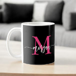 Monogram Stijlvol Modern Hot Pink Black Koffiemok<br><div class="desc">Geniet van stijl met onze Monogram Stijlvolle Modern Hot Pink Coffee Mok! Deze mok is voorzien van een levendig roze ontwerp en is gepersonaliseerd met uw monogram in een strak, modern lettertype voor een chique en aangepaste touch. Perfect voor uw ochtendkoffie of thee, het combineert modieuze esthetiek met dagelijkse functionaliteit....</div>