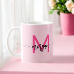 Monogram Stijlvol Modern Hot Pink Koffiemok<br><div class="desc">Geniet van stijl met onze Monogram Stijlvolle Modern Hot Pink Coffee Mok! Deze mok is voorzien van een levendig roze ontwerp en is gepersonaliseerd met uw monogram in een strak, modern lettertype voor een chique en aangepaste touch. Perfect voor uw ochtendkoffie of thee, het combineert modieuze esthetiek met dagelijkse functionaliteit....</div>