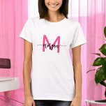 Monogram Stijlvol Modern Hot Pink T-shirt<br><div class="desc">Verhoog je kledingkast met ons Monogram Stijlvol Modern Hot Pink T-Shirt! Dit t-shirt heeft een opvallende roze tint en is gepersonaliseerd met uw monogram in een strak, modern lettertype voor een chique, aangepaste look. Gemaakt van zachte, hoogwaardige stof, biedt het de hele dag comfort en duurzaamheid. Perfect voor casual uitstapjes...</div>
