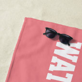 Monogram strand Water Polo Swim Team Roze handdoek (In situ)