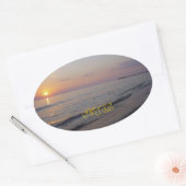 Monogram Sunset Beach Waves, Serene en Peaceful Ovale Sticker (Envelop)