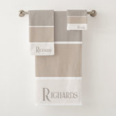 Monogram Taupes en Linnen met Wit Bad Handdoek (Insitu)