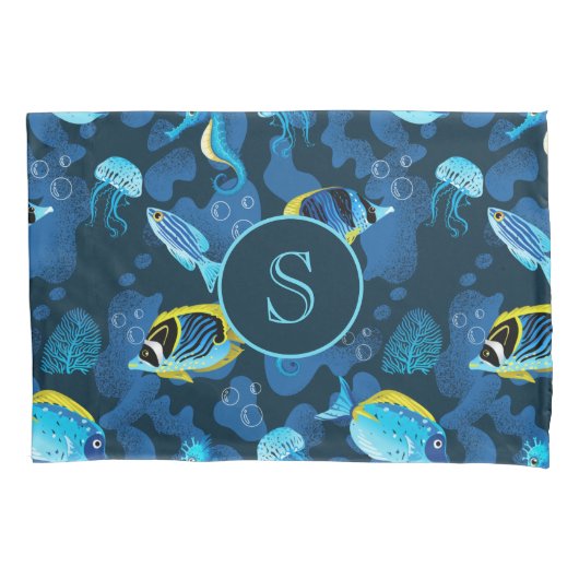 Monogram Tropisch Blauw Gele Vissen Illustratie Kussensloop (Voorkant)