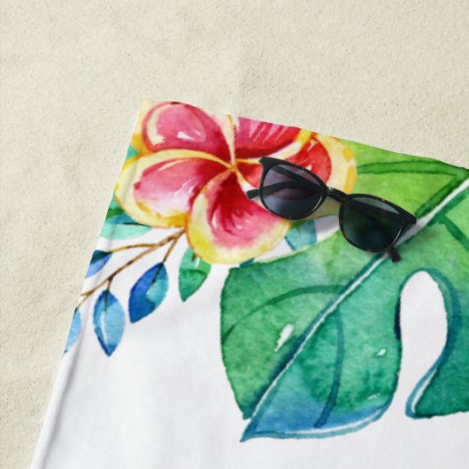 Monogram Tropische Blauwgroen roze bloemhandpalmen Strandlaken (In situ)