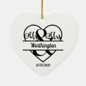 Monogram Trouwnaam Hart Vakantie Keramisch Ornament (Achterkant)