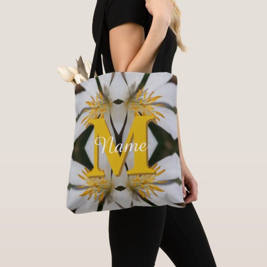 Monogram Uw Initiële Naam Bloemige Gepersonaliseer Tote Bag (Dichtbij)