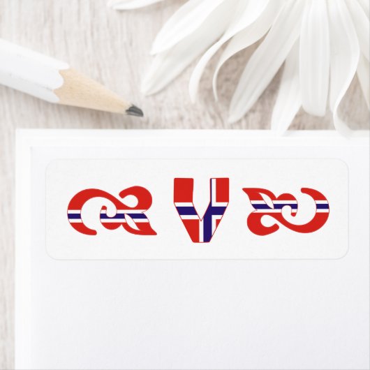 Monogram V Noors etiket (Insitu)