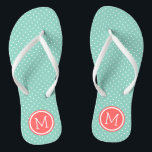 Monogram van Aqua en Coral Tiny Stippen Teenslippers<br><div class="desc">Aangepast afgedrukte flip flop sandalen met een schattig meisjespokpuntpatroon en je aangepaste monogram of andere tekst in een cirkelvormige lijst. Klik aanpassen het om tekstdoopvonten en kleuren te veranderen of uw eigen afbeeldingen toe te voegen om unieke één van een soortontwerp te creëer!</div>