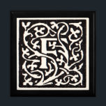 Monogram van de Nieuwe Titel Cadeaudoosje<br><div class="desc">Art nouveau Letters - Monogrammen van de Arts & Crafts Movement. Deze letter F is een prachtig robuust monogram dat in 1901 werd gemaakt en in een set boeken werd gepubliceerd. Het monogram F wordt omringd door een prachtig, met de hand getekend wijnstokpatroon, heel erg in de stijl van de...</div>