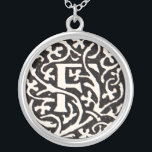 Monogram van de Nieuwe Titel Zilver Vergulden Ketting<br><div class="desc">Art nouveau Letters - Monogrammen van de Arts & Crafts Movement. Deze letter F is een prachtig robuust monogram dat in 1901 werd gemaakt en in een set boeken werd gepubliceerd. Het monogram F wordt omringd door een prachtig, met de hand getekend wijnstokpatroon, heel erg in de stijl van de...</div>