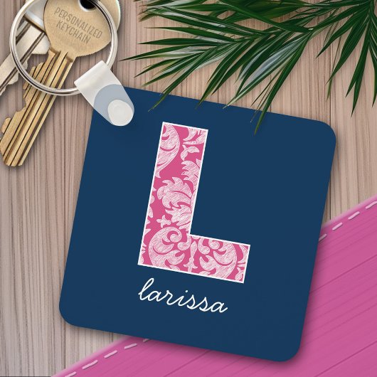 Monogram van het Navy and Hot Pink Damask Patroon  Sleutelhanger