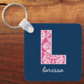 Monogram van het Navy and Hot Pink Damask Patroon  Sleutelhanger (Voorkant)