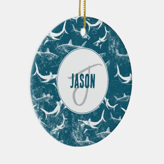 Monogram van het patroon van het Blauwe Shark Keramisch Ornament (Rechts)