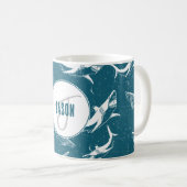 Monogram van het patroon van het Blauwe Shark Koffiemok (Voorkant rechts)