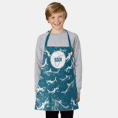 Monogram van het patroon van het Blauwe Shark Schort (Gedragen)