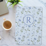 Monogram Vergeet me niet Blue Floral Waterverf iPad Mini Cover<br><div class="desc">Maak je iPad echt van jou met onze Monogrammed Forget Me Not Blue Floral Waterverf iPad Case! Met een charmante vergeet-me-niet waterverf illustratie op een serene blauwe achtergrond. Personaliseer het met je initialen voor een vleugje bloemenelegantie. Bescherm uw iPad in stijl en onderscheidt u van de massa met dit bloeiende...</div>