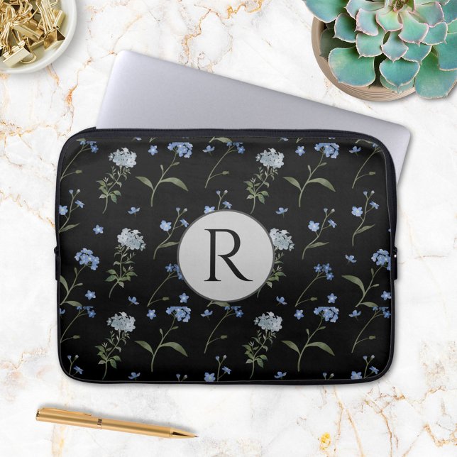 Monogram Vergeet me niet Blue Floral Waterverf Laptop Sleeve (In situ)