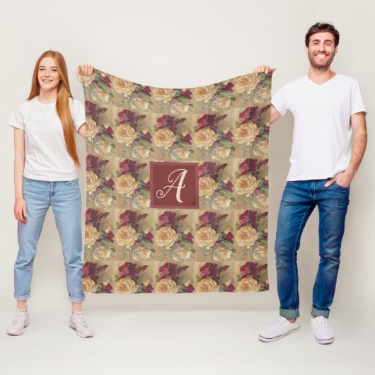 Monogram  Victoriaans Roos Floral Fleece Deken (In situ)