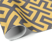 Monogram vlakke gele griekige belangrijke geometri cadeaupapier (Rol Hoek)