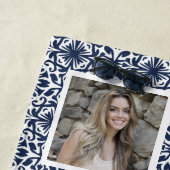 Monogram voor marinesolling & witte patterische fo strandlaken (In situ)