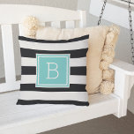 Monogram voor zwart-wit, Aqua Monogram in openluch Buitenkussen<br><div class="desc">Voeg een gedurfde,  moderne stijl toe aan uw geduld,  dek of zwembad met onze monogrammed kussen in zwart-wit met een pop water. Het ontwerp biedt brede zwarte en witte horizontale strepen aan beide zijden,  met uw monogram van één initiaal aan de voorzijde in levendige,  summiere turquoise aqua.</div>