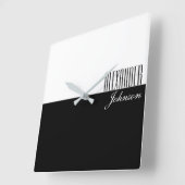 Monogram voor zwarte en witte moderne naam vierkante klok (Hoek)