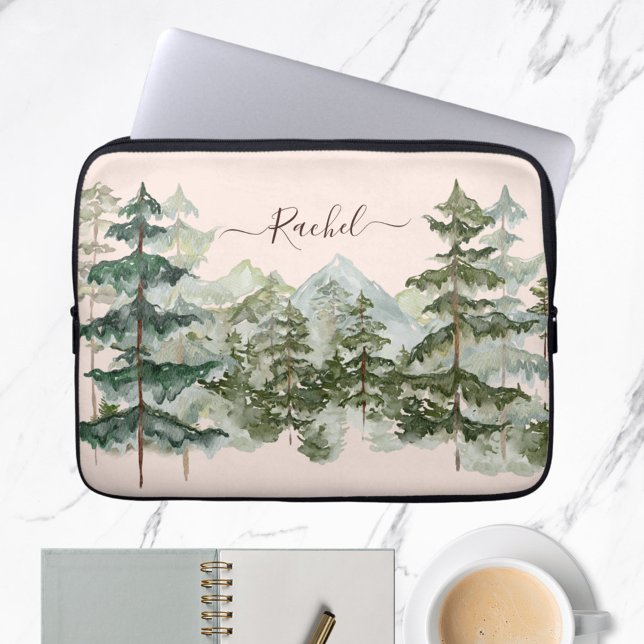 Monogram Watercolor Dennenbos Berg Rustiek Laptop Sleeve (In situ on marble desk)