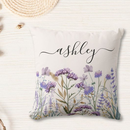 Monogram Watercolor Paarse Wilde Bloemenweide Kussen