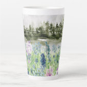 Monogram Waterverf Blauw Paarse Bloemenweide Latte Mok (Voorkant)