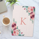 Monogram Waterverf Boho Pink Bourgondië Floral iPad Pro Cover<br><div class="desc">Verbeter uw iPad met een Monogram Waterverf Boho Pink Bourgondy Roos Flowers cover,  ontworpen voor bloemliefhebbers. Personaliseer het vandaag nog!</div>