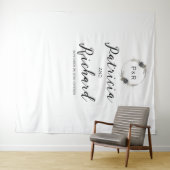 Monogram Waterverf Floral Wedding Backdrop Wandkleed (In Situ (horizontaal))