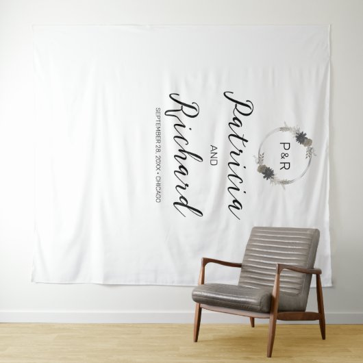 Monogram Waterverf Floral Wedding Backdrop Wandkleed (In Situ (horizontaal))