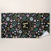 Monogram Whimsical Flowers op Black Beach Towel Strandlaken (Voorkant)