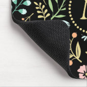 Monogram Whimsical Flowers op Black Mousepad Muismat (Hoek)