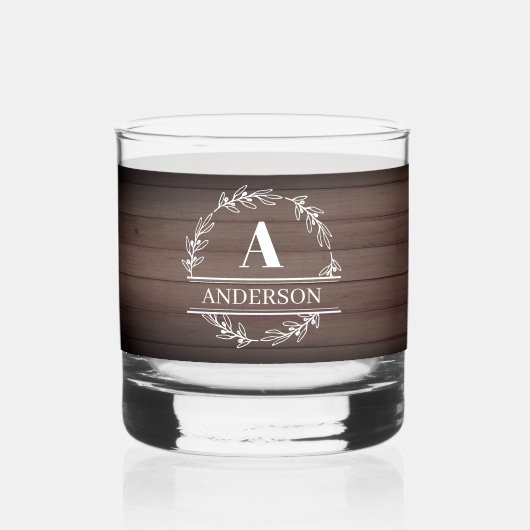 Monogram Whiskey glas rustiek hout (Voorkant)