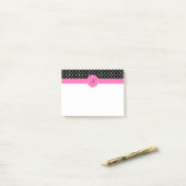 Monogram White en Black Polka Dot Pattern Post-it® Notes (Op bureau)