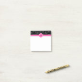 Monogram White en Black Polka Dot Pattern Post-it® Notes (Op bureau)