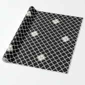 Monogram White en Black Quatrefoil Pattern Weddens Cadeaupapier (Uitgerold)