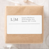 Monogram White Grey Business Shipping Etiket (Insitu)