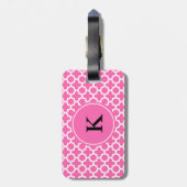 Monogram White op Hot Pink Quatrefoil Patroon Bagagelabel (Achterkant verticaal)