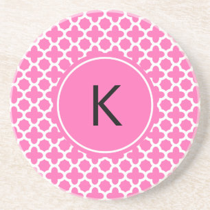 Monogram White op Hot Pink Quatrefoil Patroon Zandsteen Onderzetter