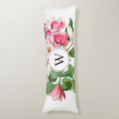 Monogram  wit en roze Magnolia Flowers Lichaamskussen (Voorkant Verticaal)
