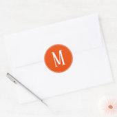 Monogram Wit op Helder Oranje Ronde Sticker (Envelop)