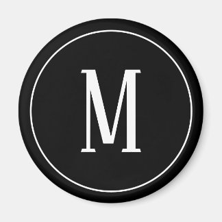 Monogram wit op zwarte ronde magneet
