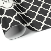 Monogram Wit & Zwart Vierbladig Patroon Bruiloft Cadeaupapier (Rol Hoek)
