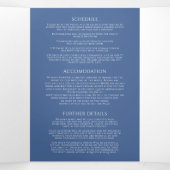 Monogram witte blauwe bladeren bruiloft helemaal i drieluik uitnodiging (Binnenkant midden)