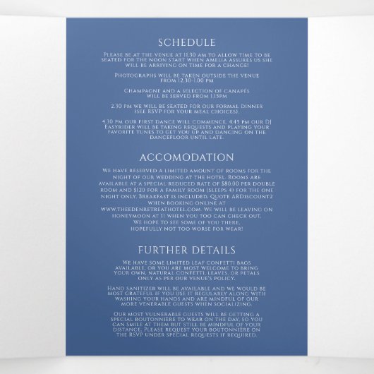 Monogram witte blauwe bladeren bruiloft helemaal i drieluik uitnodiging (Binnenkant midden)